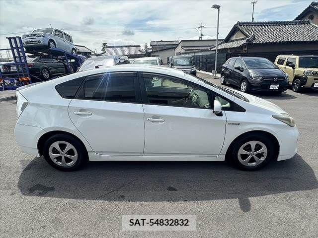 Toyota PRIUS 2013-02 377275-12