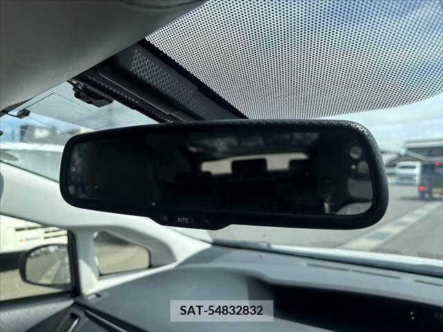 Toyota PRIUS 2013-02 377275-22