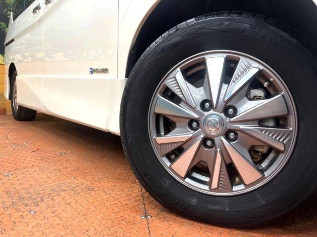 Nissan SERENA 2019-04 195946-14