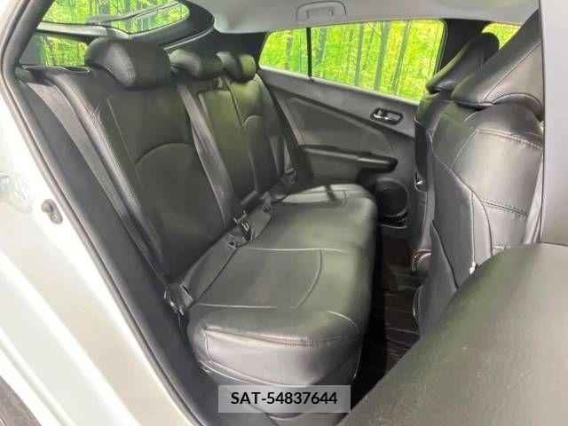 Toyota PRIUS 2021-11 366558-9