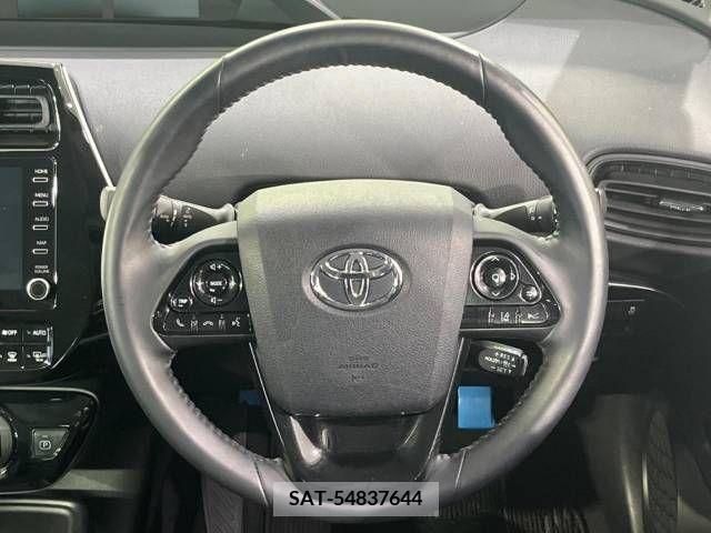 Toyota PRIUS 2021-11 366558-11