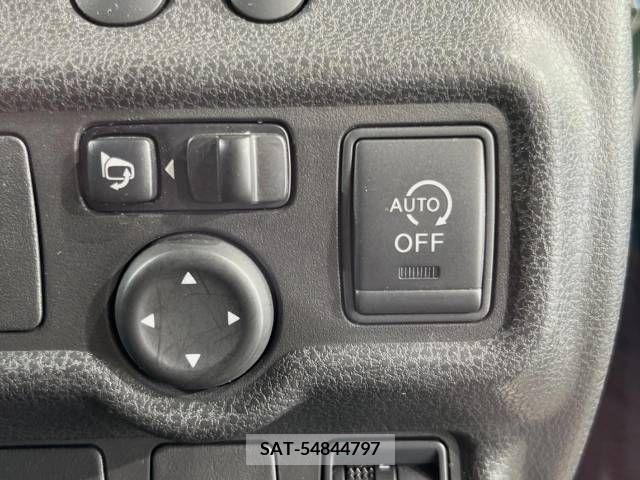 Nissan NOTE 2013-09 365337-6