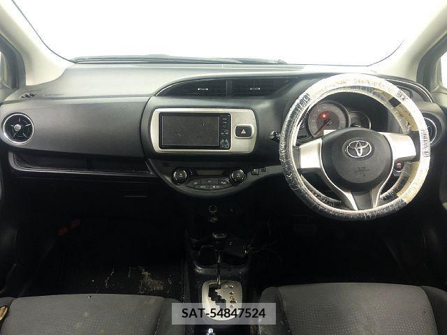 Toyota VITZ 2016-03 370160-1