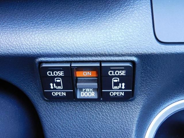 Toyota SIENTA 2017-11 7435-25