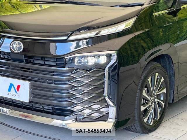 Toyota VOXY 2022-10 370369-12