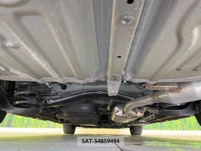 Toyota VOXY 2022-10 370369-18
