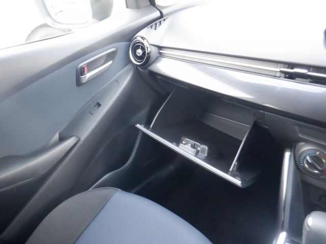 Mazda DEMIO 2016-09 9790-10