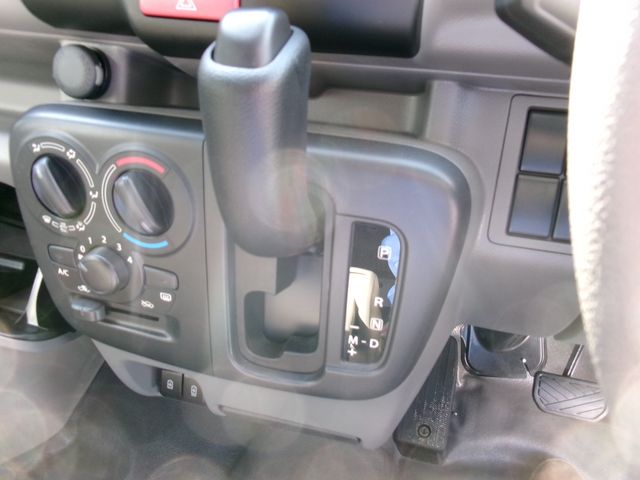 Nissan CLIPPER 2022-11 196393-15