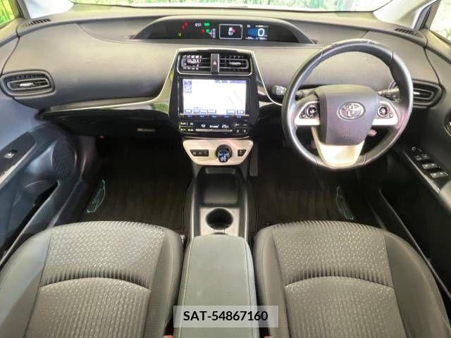 Toyota PRIUS 2017-03 366420-1