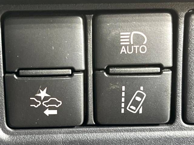 Toyota VOXY 2018-09 29037-5