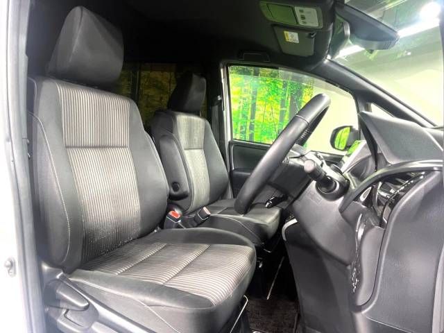 Toyota VOXY 2018-09 29037-8