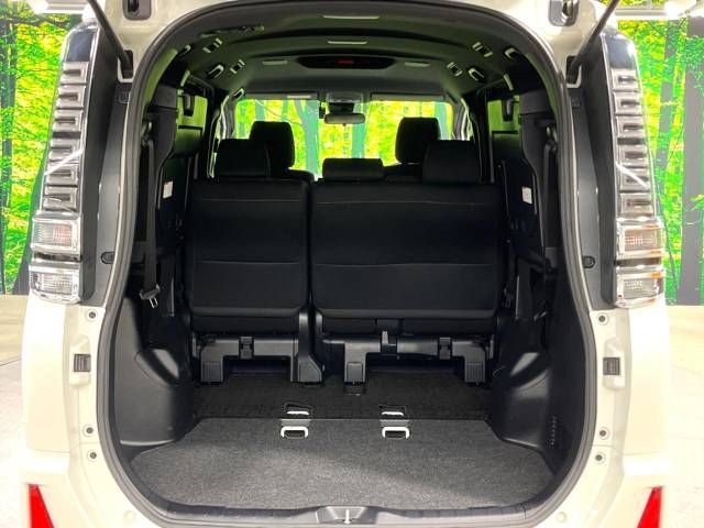 Toyota VOXY 2018-09 29037-11