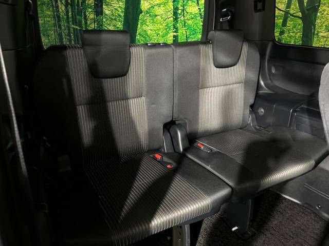 Toyota VOXY 2018-09 29037-10