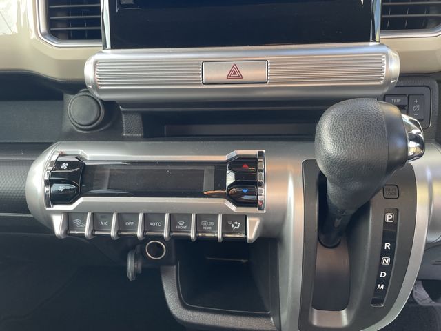 Suzuki X BEE 2018-03 8810-11