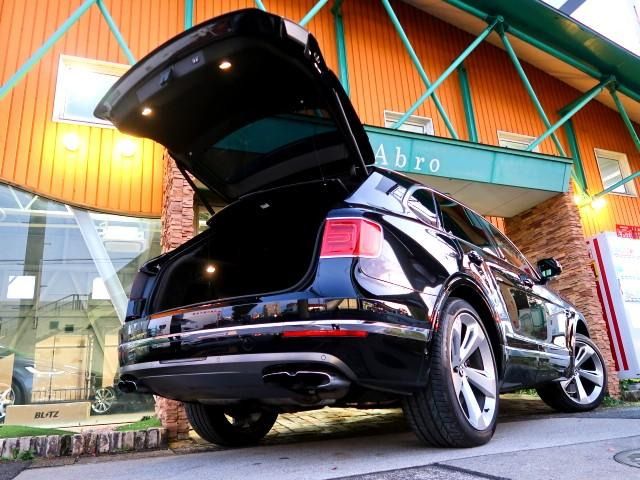 Bentley BENTAYGA 2018-10 4929-2