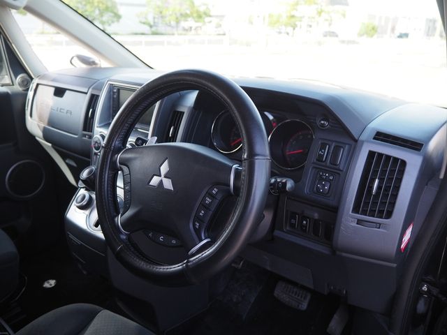 Mitsubishi DELICA D5 2007-02 12225-1