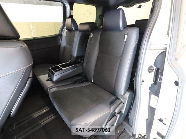 Toyota NOAH 2021-05 279487-6