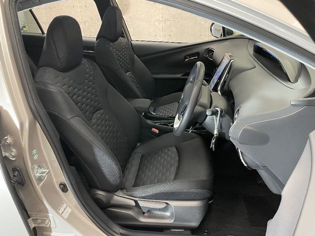 Toyota PRIUS PHV 2017-02 15388-10