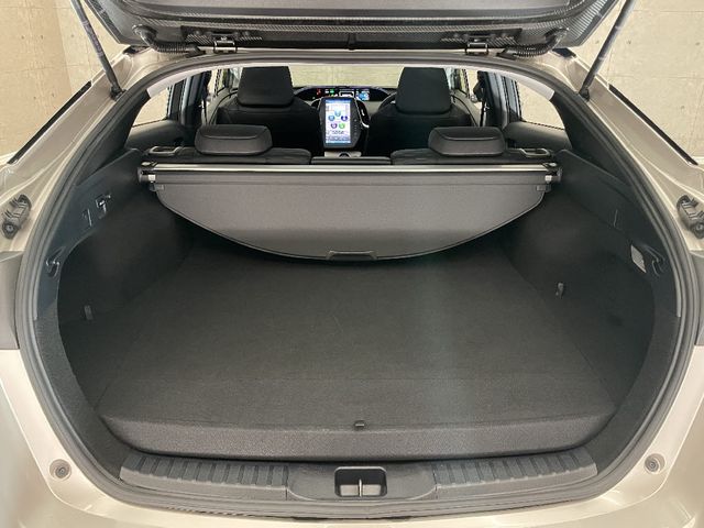 Toyota PRIUS PHV 2017-02 15388-14
