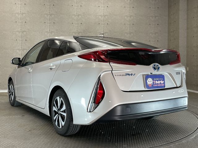 Toyota PRIUS PHV 2017-02 15388-2