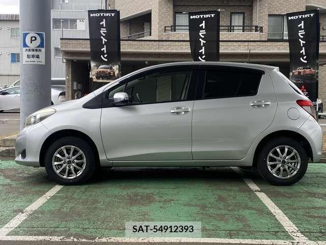 Toyota VITZ 2011-09 288575-2