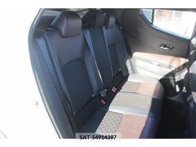 Toyota C-HR 2017-03 214184-15