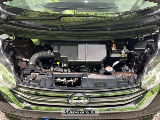 Nissan ROOX 2017-05 323836-18