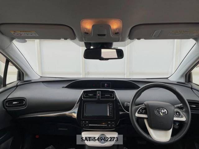 Toyota PRIUS 2017-08 322303-1