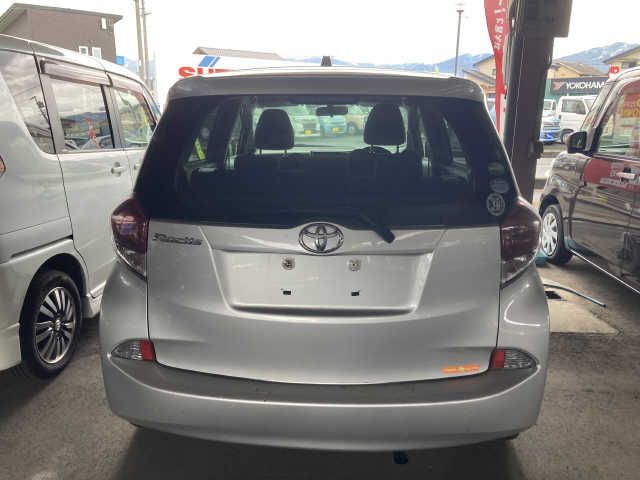 Toyota RACTIS 2014-09 21722-6