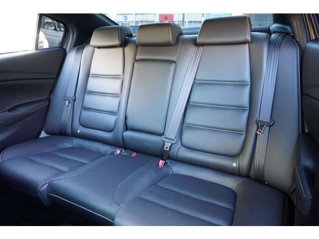 Mazda ATENZA 2017-04 24827-17