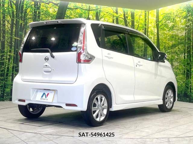 Nissan DAYZ 2016-03 358845-17
