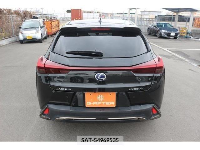 Lexus UX 2020-12 388110-7