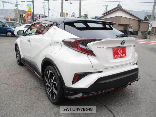 Toyota C-HR 2018-09 331106-7