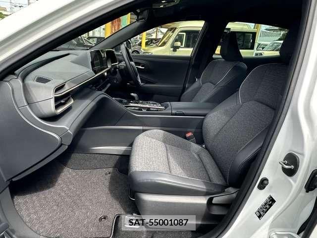 Toyota CROWN 2023-04 358174-4