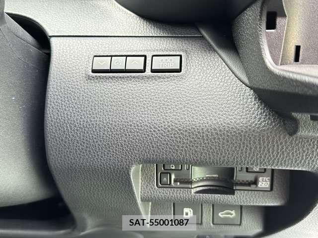 Toyota CROWN 2023-04 358174-17