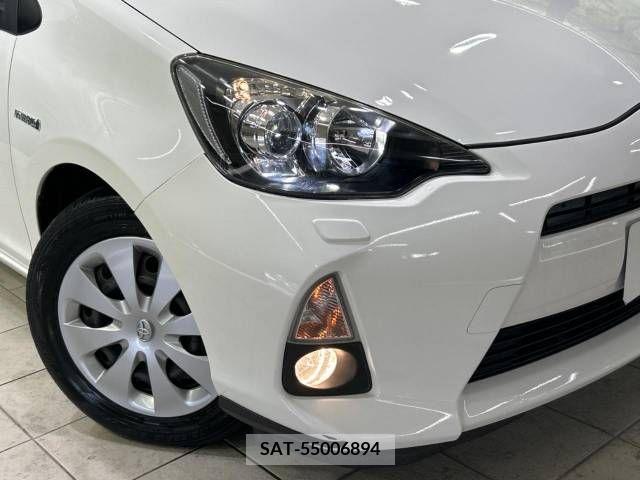 Toyota AQUA 2013-07 349590-11
