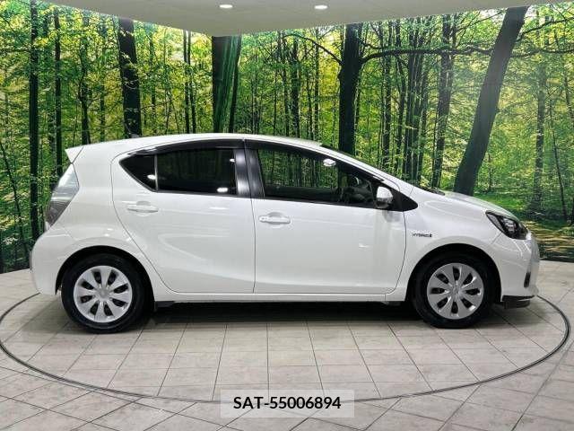 Toyota AQUA 2013-07 349590-15