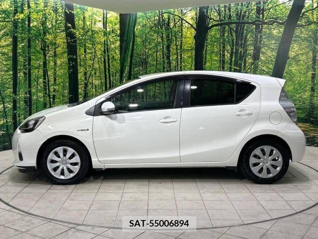 Toyota AQUA 2013-07 349590-14
