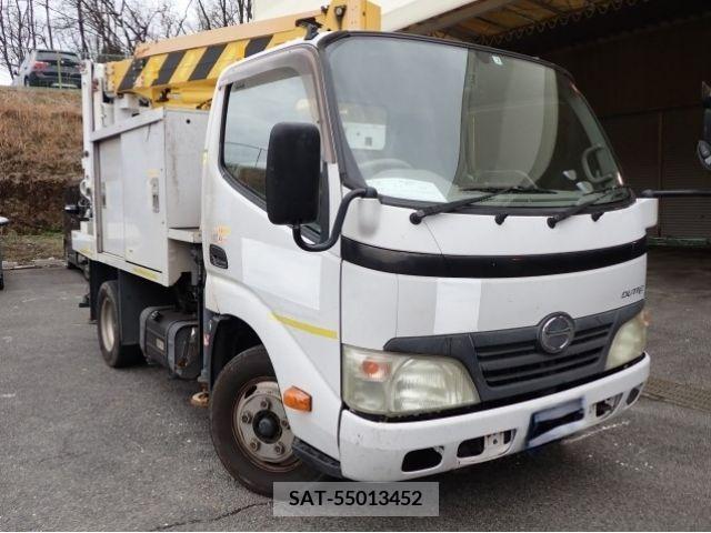 Hino DUTRO 2010-02 296655-0