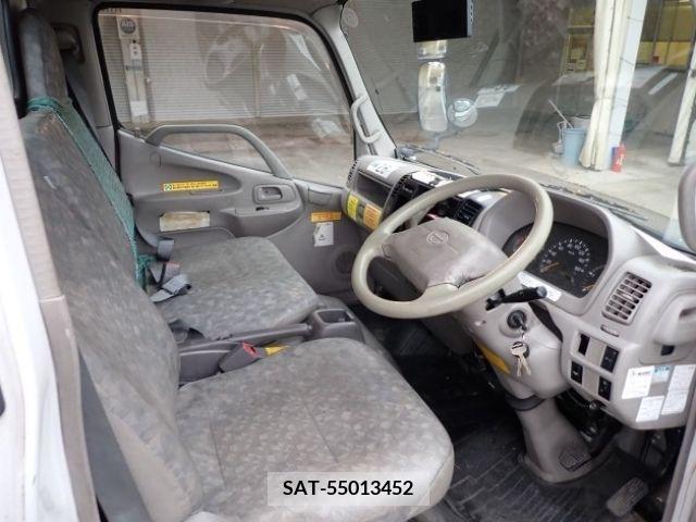 Hino DUTRO 2010-02 296655-1
