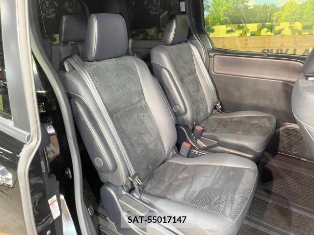 Toyota VOXY 2021-03 332576-15