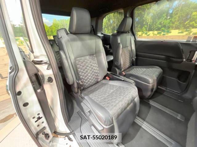 Toyota VOXY HYBRID 2022-09 340313-9
