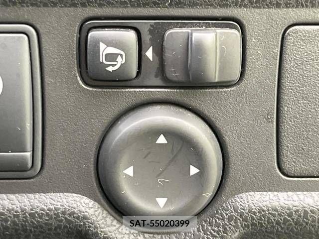 Nissan NOTE 2014-03 302348-7