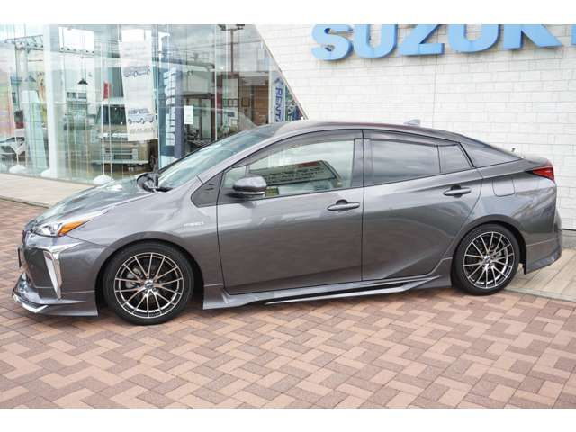 Toyota PRIUS 2019-05 12276-1