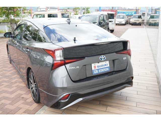 Toyota PRIUS 2019-05 12276-2