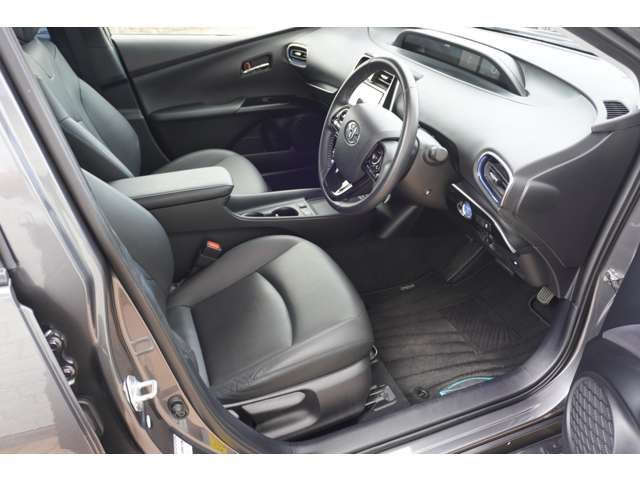 Toyota PRIUS 2019-05 12276-5