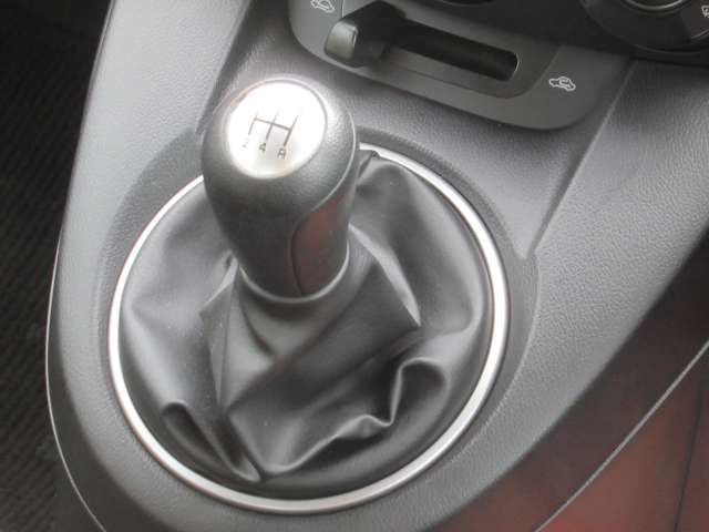 Mazda DEMIO 2012-09 185659-10