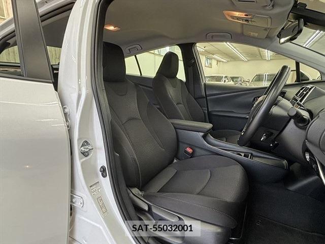Toyota PRIUS 2021-01 349915-7