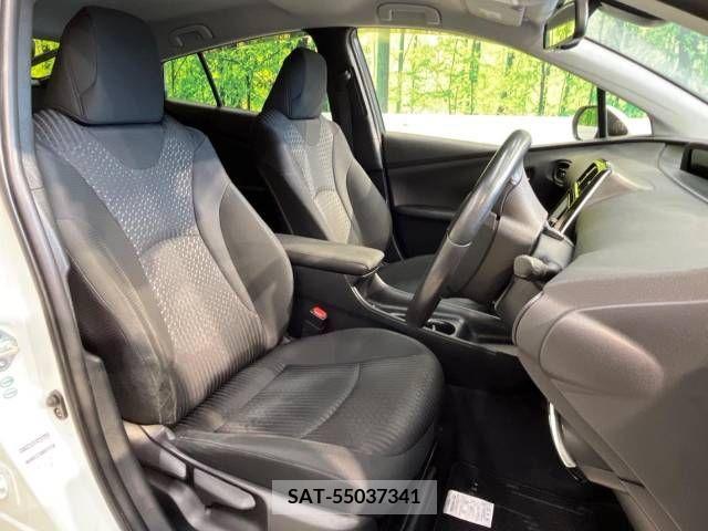 Toyota PRIUS 2017-06 366610-8