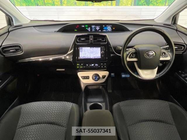 Toyota PRIUS 2017-06 366610-1